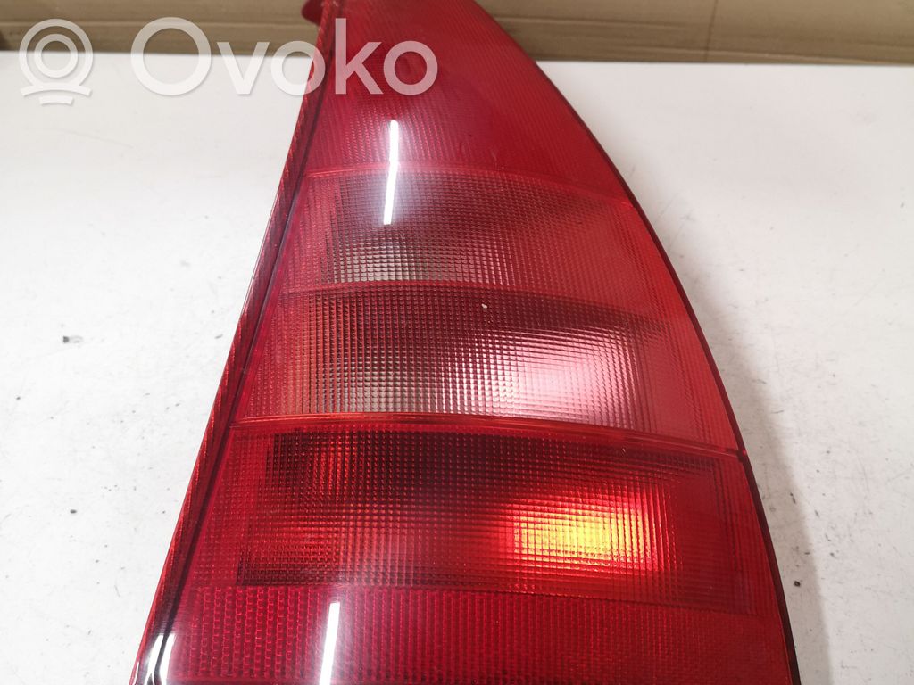 Rear/tail lights   2556