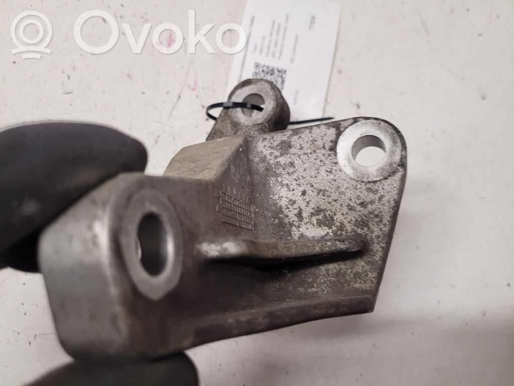 Volvo V60 Engine mounting bracket 
