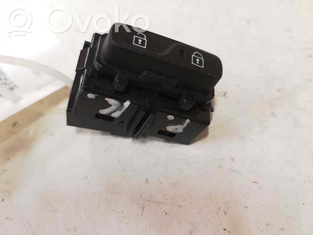 Volvo V40 Central locking switch button 