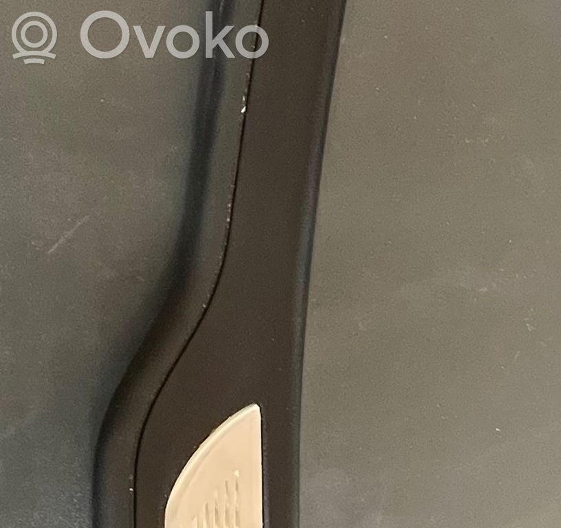 BMW 3 E90 E91 Moldura protectora del borde trasero 