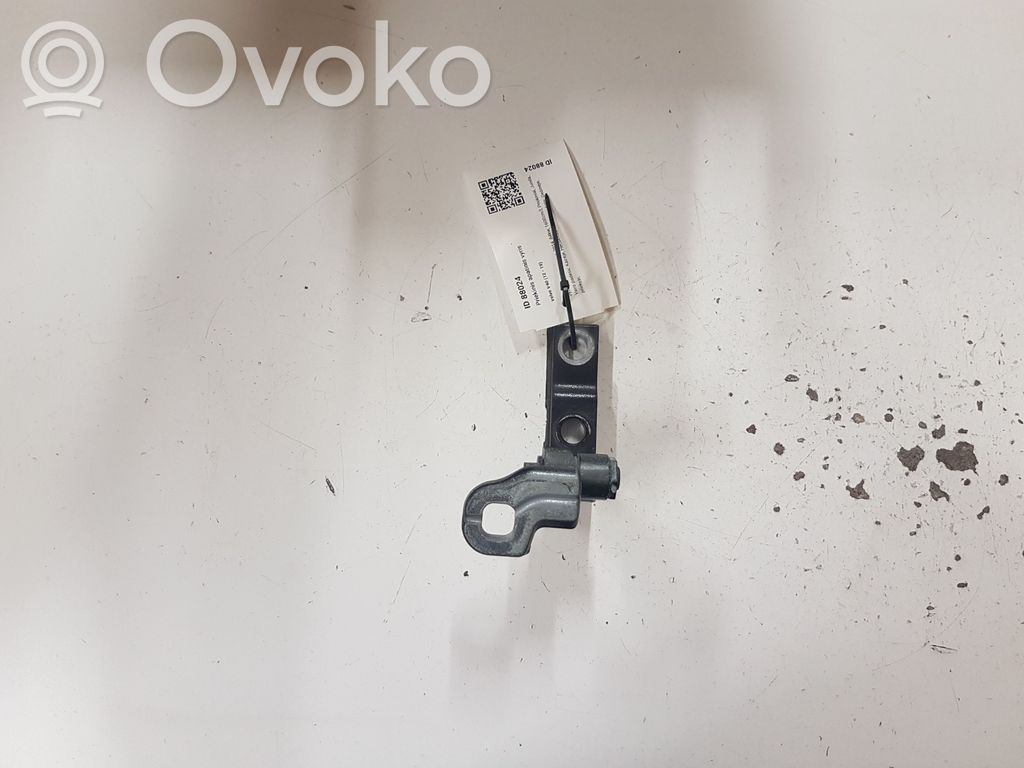 Volvo V40 Front door lower hinge 