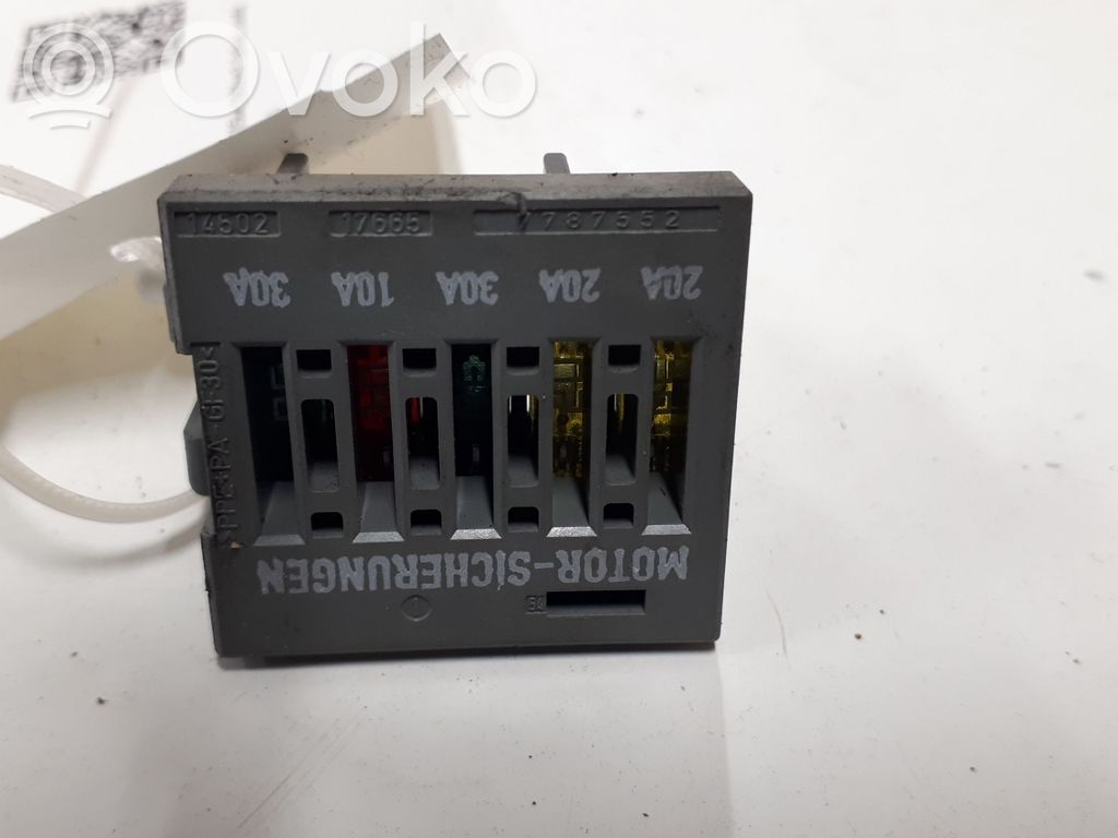BMW 3 E90 E91 Hazard warning light relay 