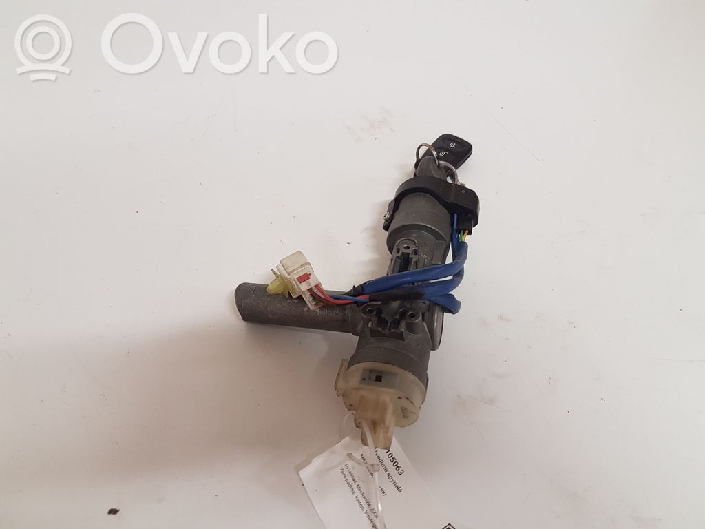 Užvedimo spynelė   061002