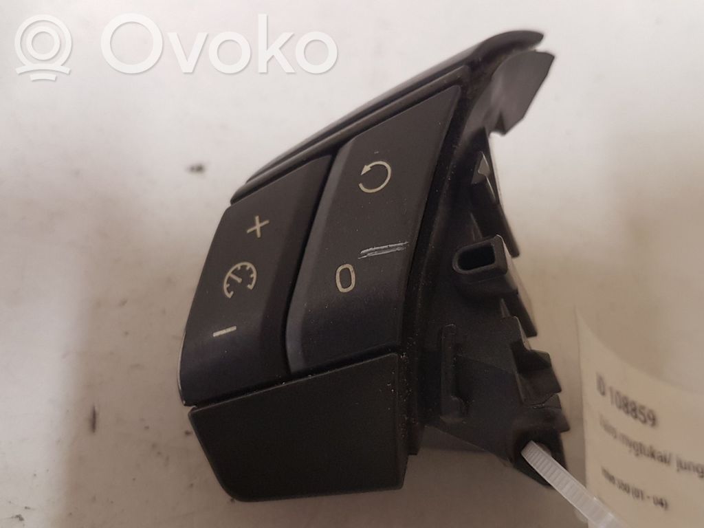 Volvo S60 Steering wheel buttons/switches 