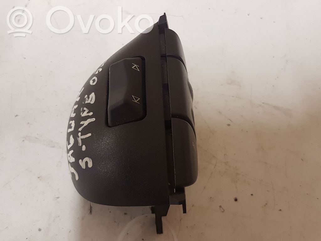 Jaguar S-Type Steering wheel buttons/switches 