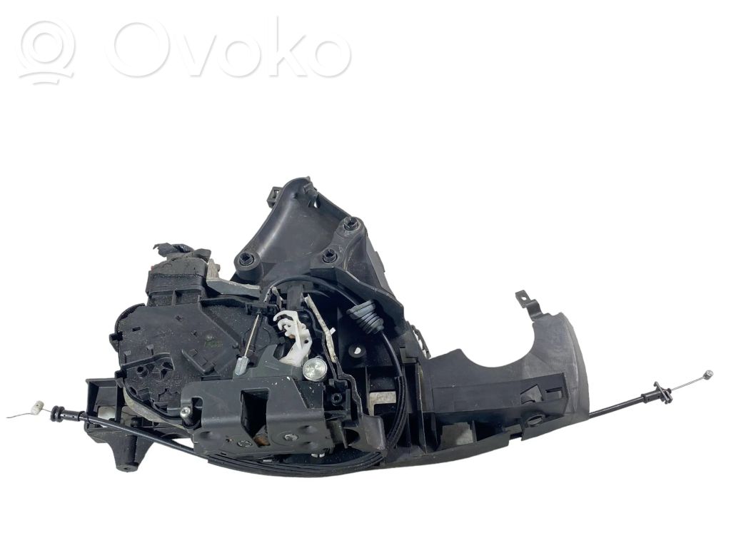 Volvo V50 Front door lock 