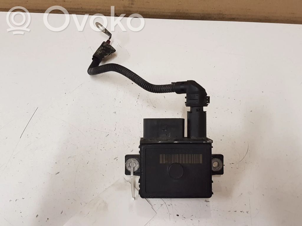 BMW 3 E90 E91 Kvēlsveču relejs 