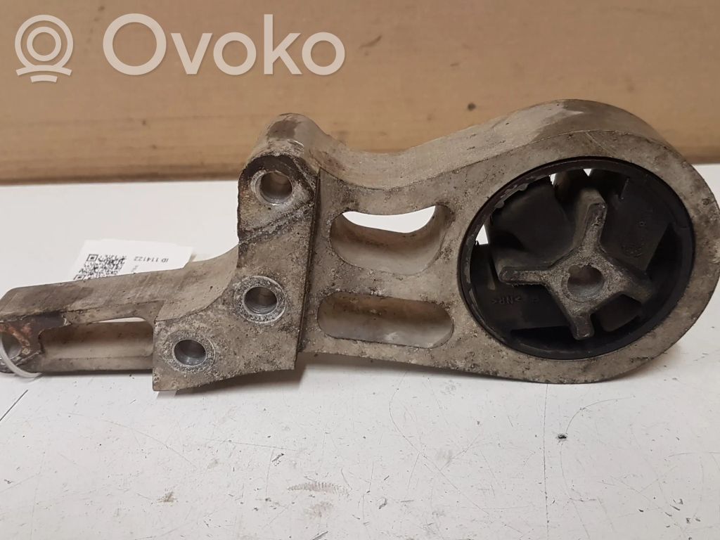 Volvo V40 Engine mount bracket 