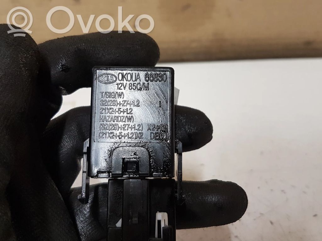 KIA Sorento Hätävilkun rele 
