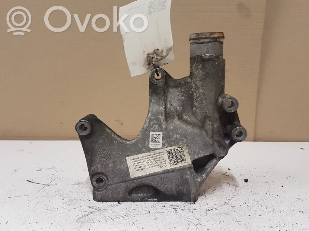 Jeep Compass Engine mounting bracket 
