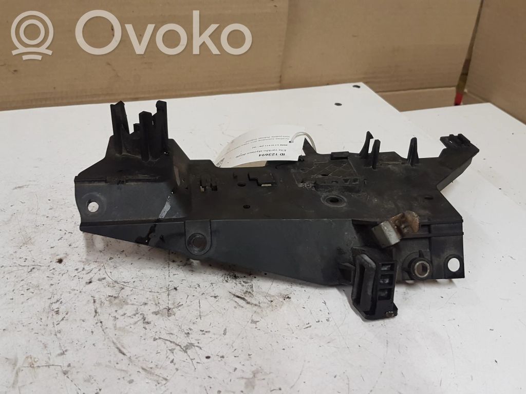 BMW 5 F10 F11 Alte piese compartiment motor 