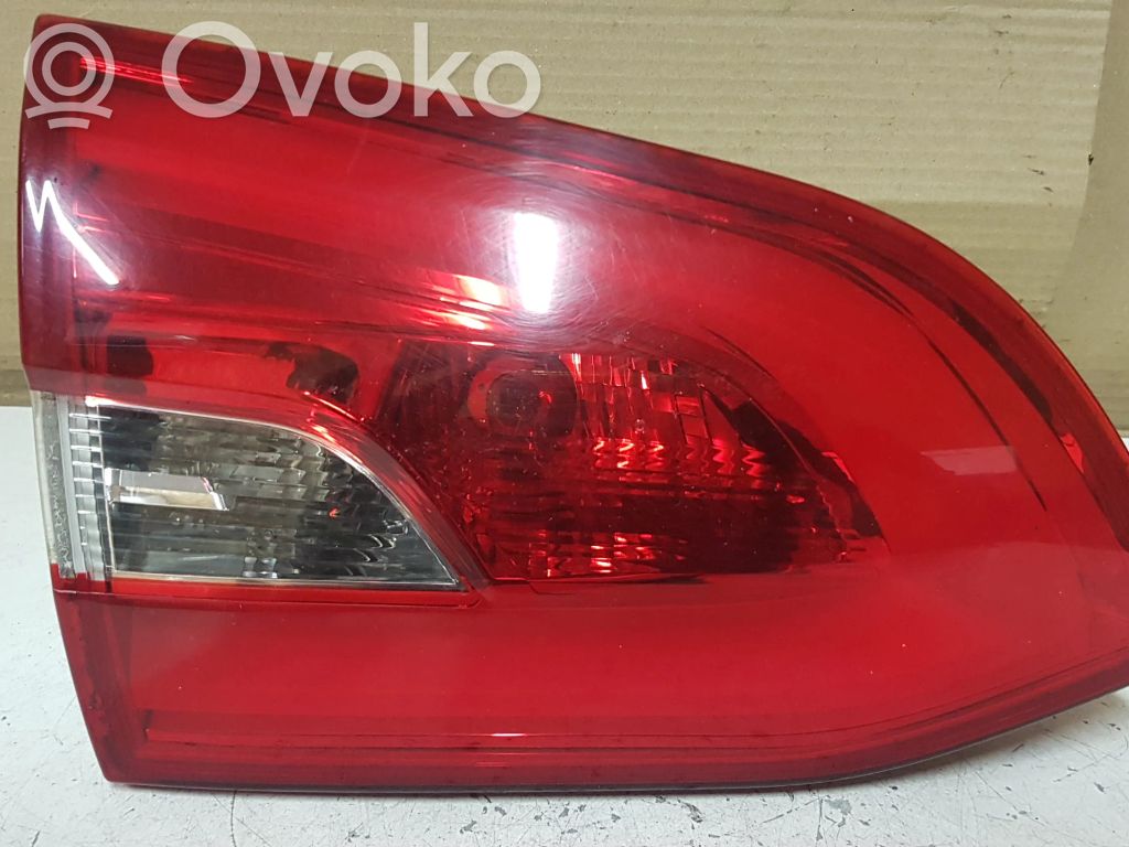 Peugeot 308 Lampy tylnej klapy bagażnika 