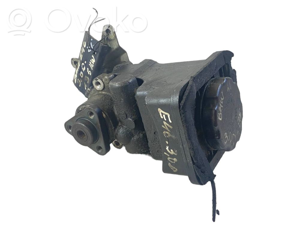 BMW 5 E39 Power steering pump 