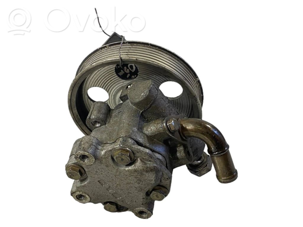 Audi A4 S4 B7 8E 8H Ohjaustehostimen pumppu 