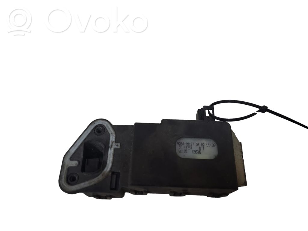 Volvo S40 Fuel tank cap lock 