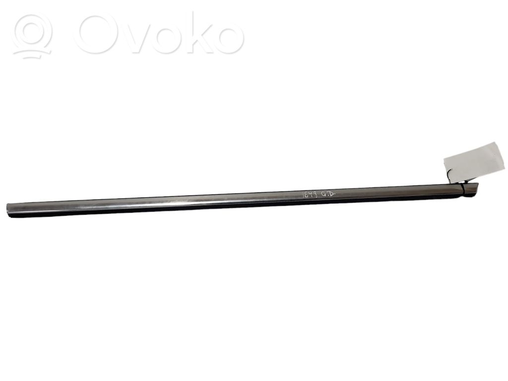 Ford Mondeo MK IV Listwa / Uszczelka szyby drzwi tylnych 