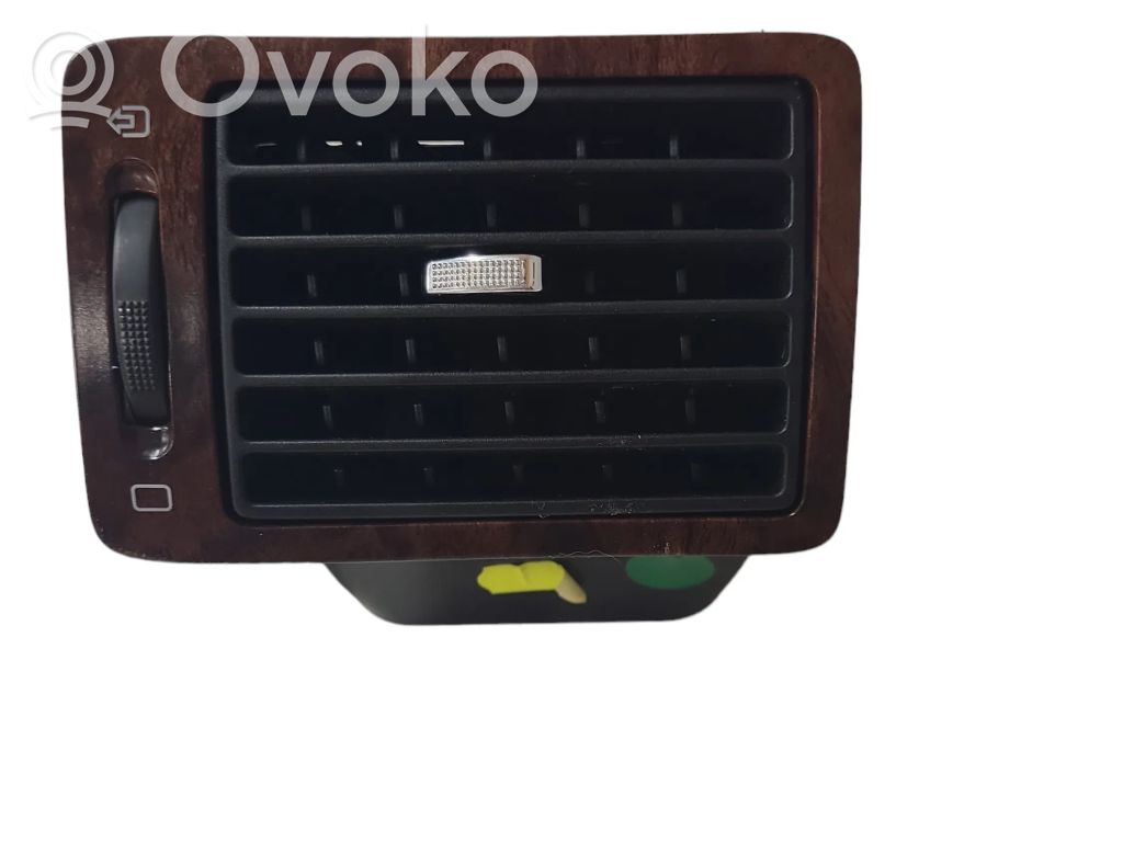 Peugeot 307 Dysze / Kratki środkowego nawiewu deski rozdzielczej 