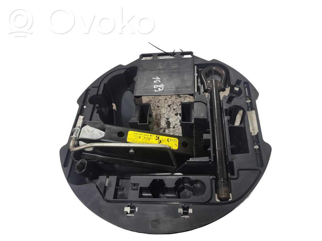 Renault Clio III Įrankių komplektas 
