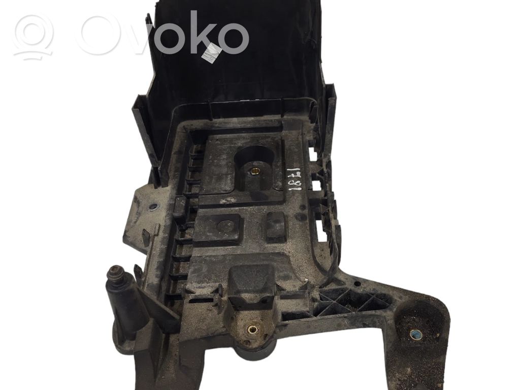 Volkswagen Golf VI Vassoio batteria