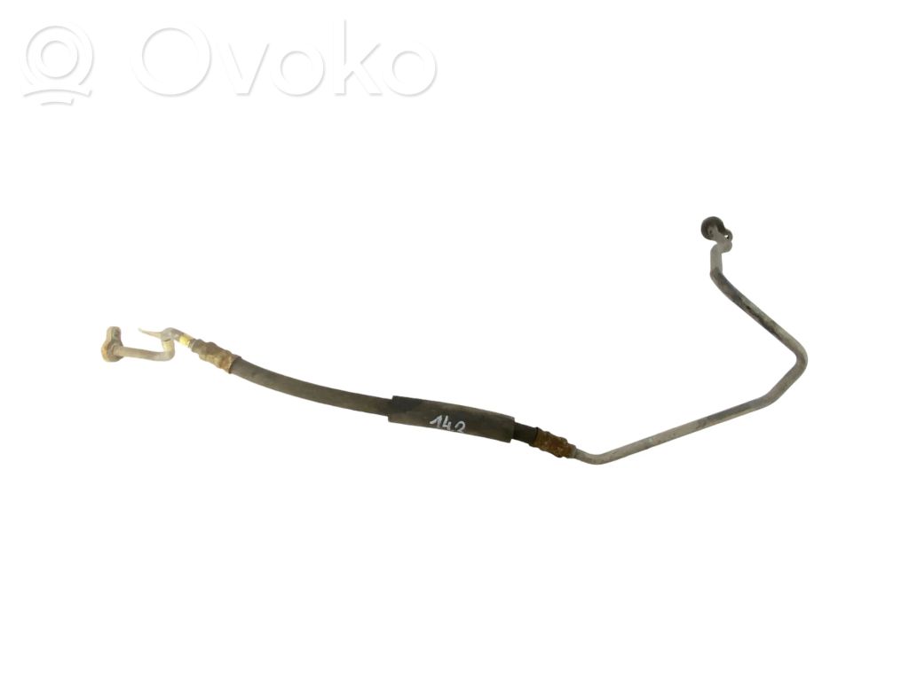 Ilmastointilaitteen putki (A/C)   30665215