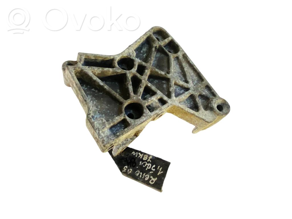 Renault Laguna III Engine mounting bracket 