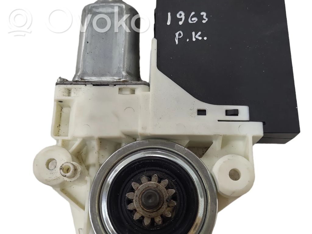 Ford C-MAX I Front door window regulator motor 