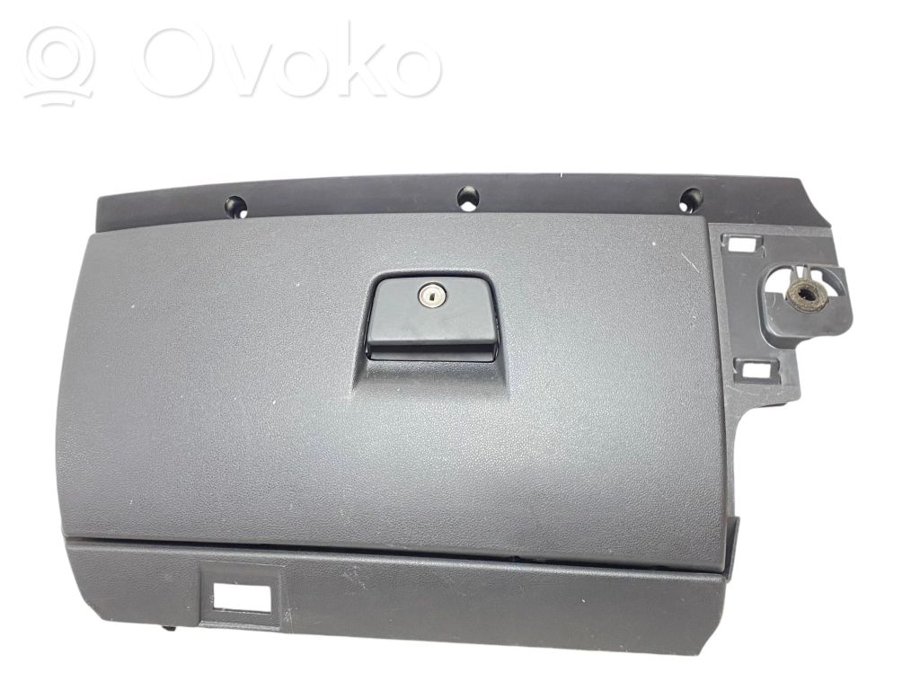 Volvo C30 Daiktadėžės (bordačioko) komplektas 