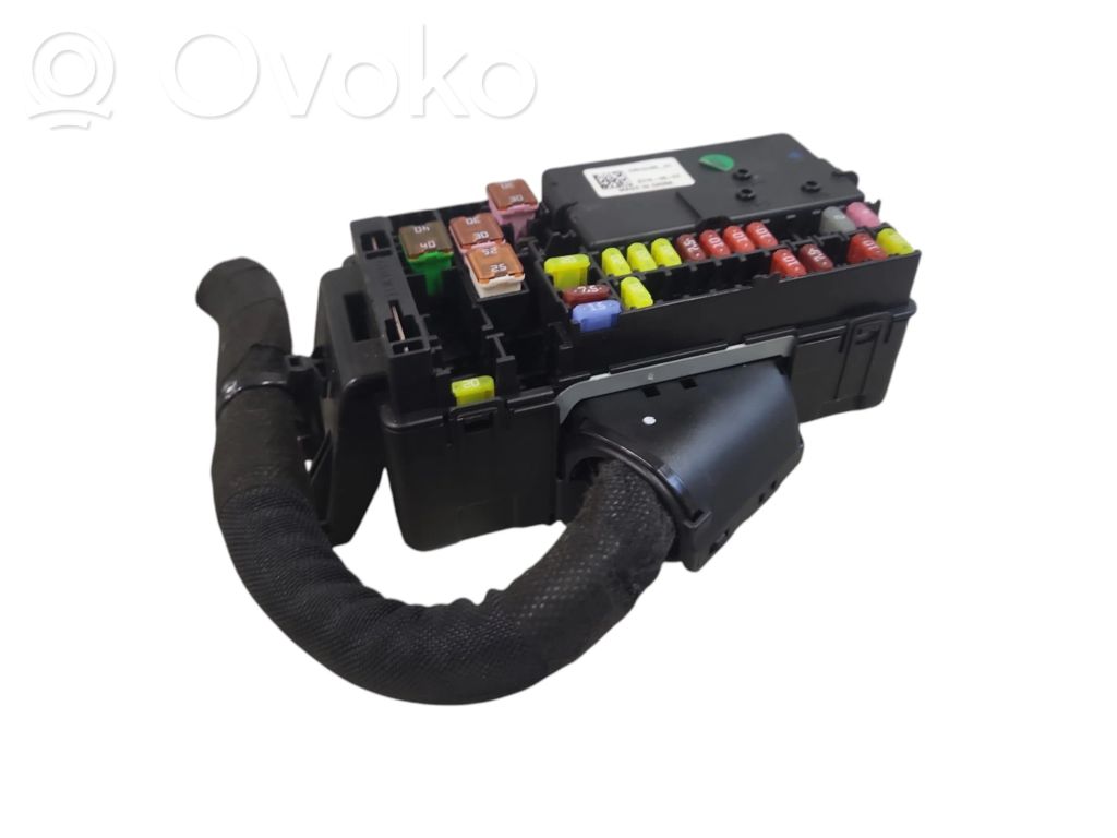 Opel Astra K Juego de caja de fusibles 