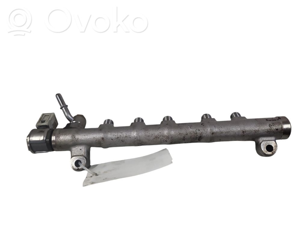 Polttoainepääputki   31303612