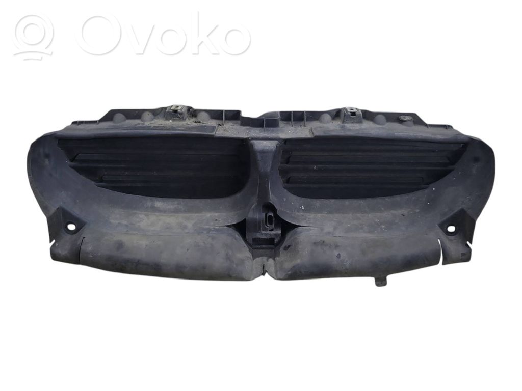 BMW 5 E60 E61 Oro paėmimo kanalo detalė (-ės) 