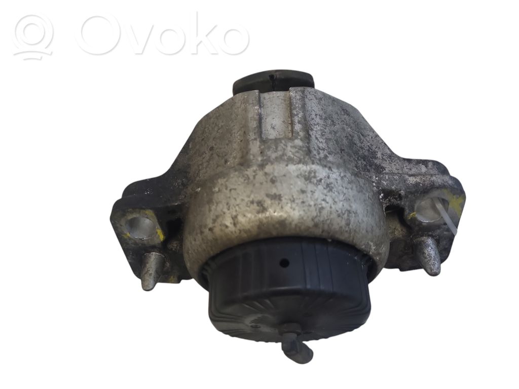 Jaguar XE Engine mount bracket 