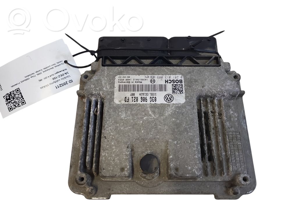 Volkswagen Golf V Engine control unit/module 