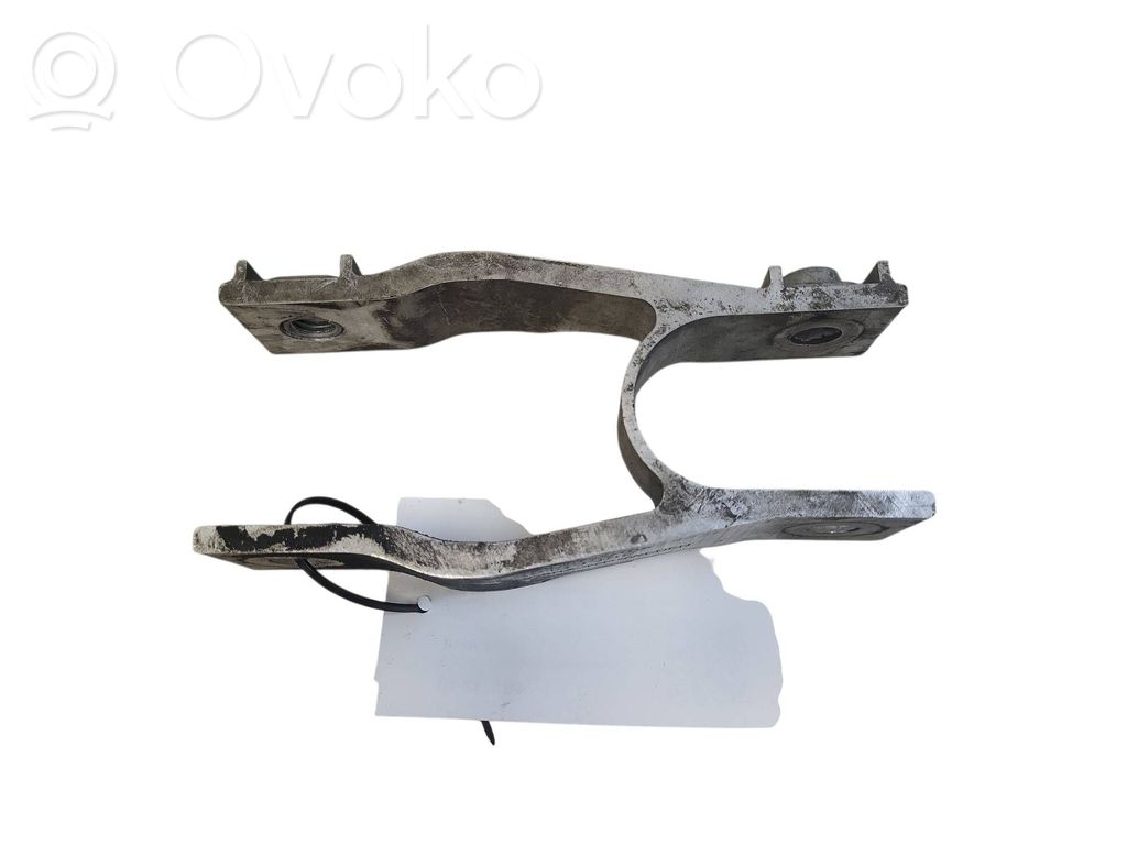 Łapa / Mocowanie silnika   32139982