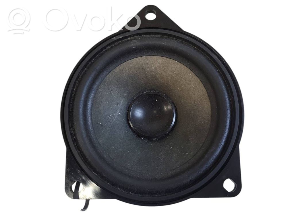 BMW 1 F20 F21 Garsiakalbis (-iai) priekinėse duryse 