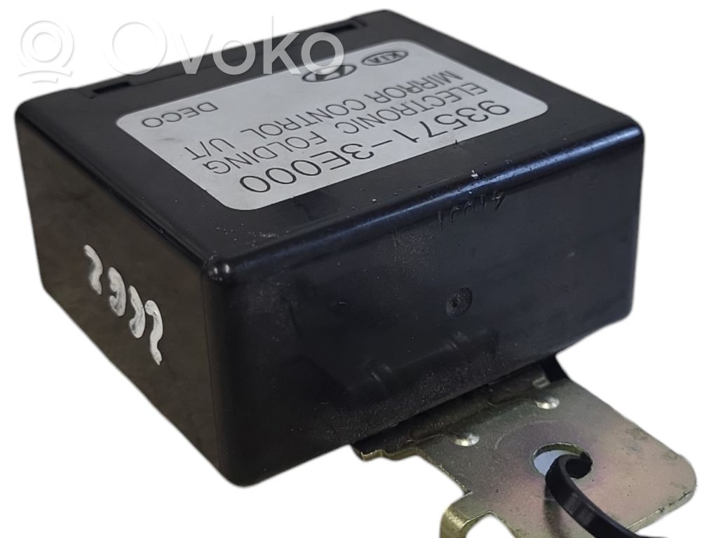 Module de commande rétroviseur latéral   935713E000