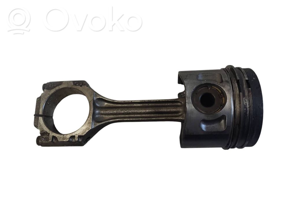 Piston avec bielle
