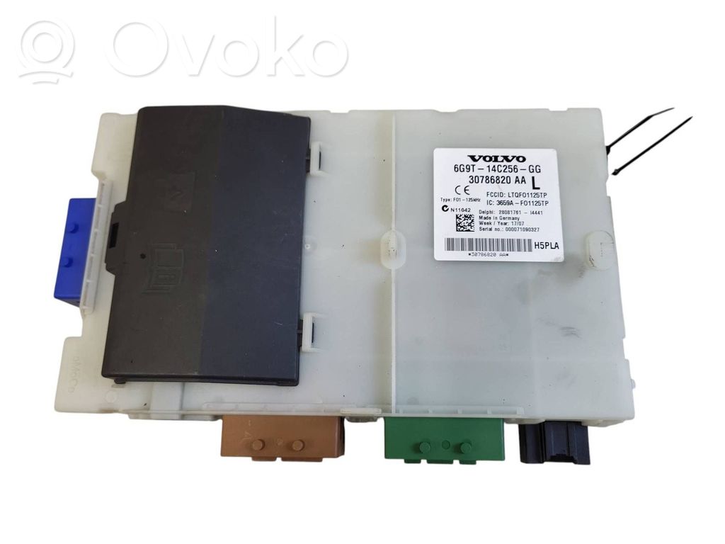 Volvo S80 Fuse module 