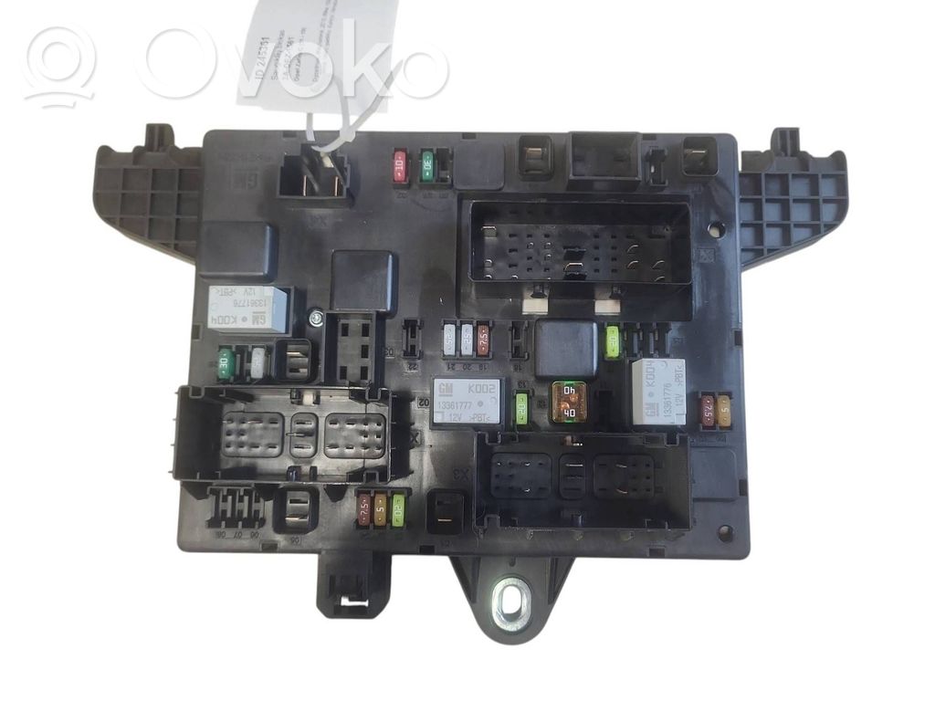 Opel Zafira C Modul siguranțe 