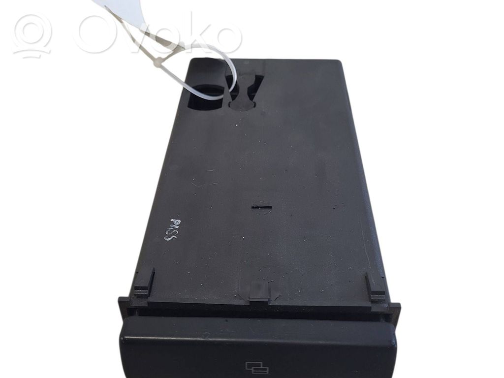 Audi A3 S3 A3 Sportback 8P Boîte / compartiment de rangement pour tableau de bord