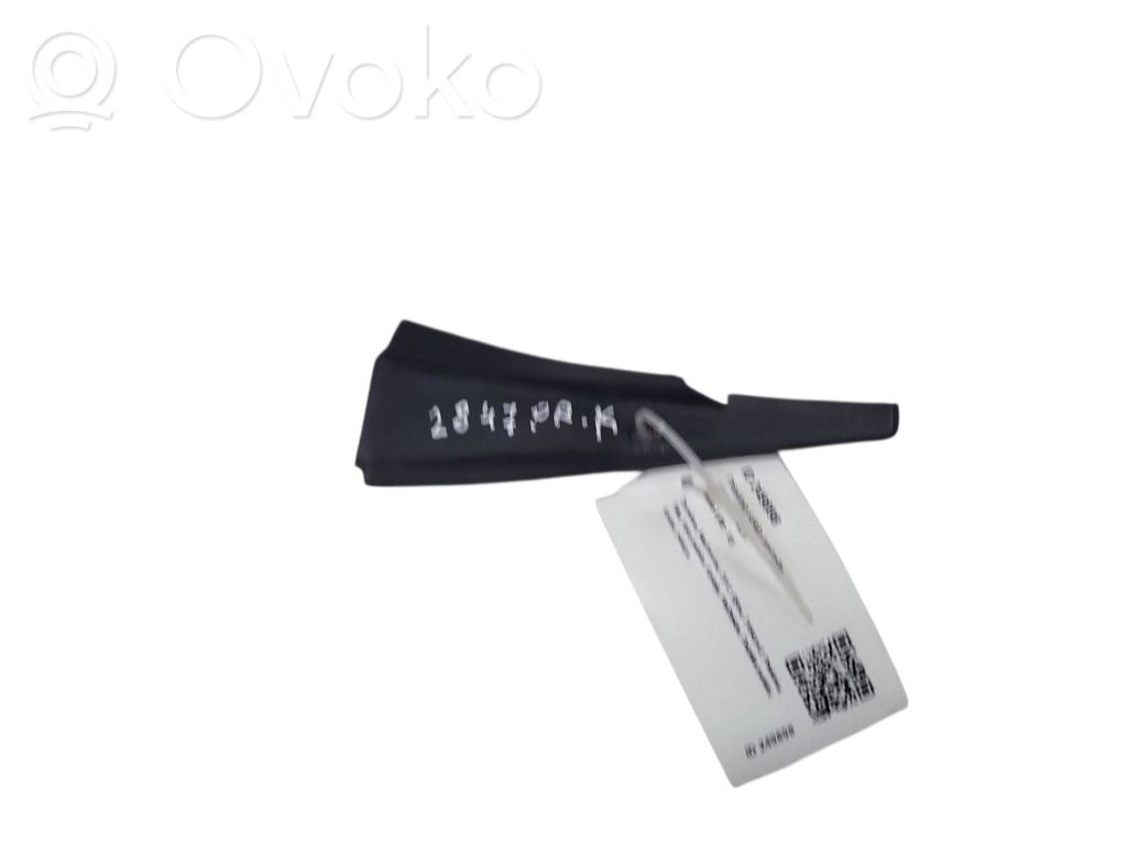 Mazda 6 Windshield trim 
