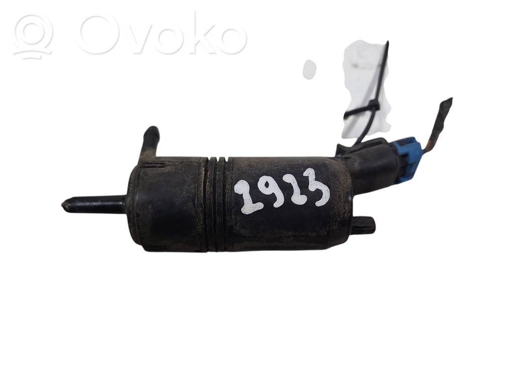 Cadillac CTS Windscreen/windshield washer pump 