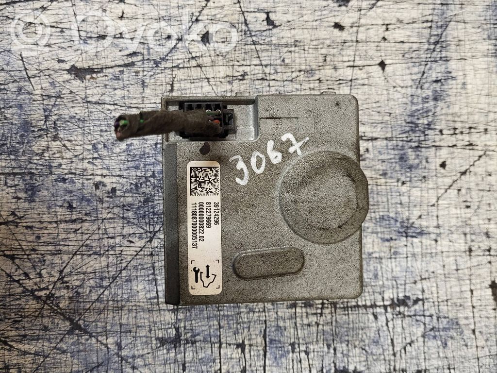 Ohjauspyörän lukitus   39124296,812279669