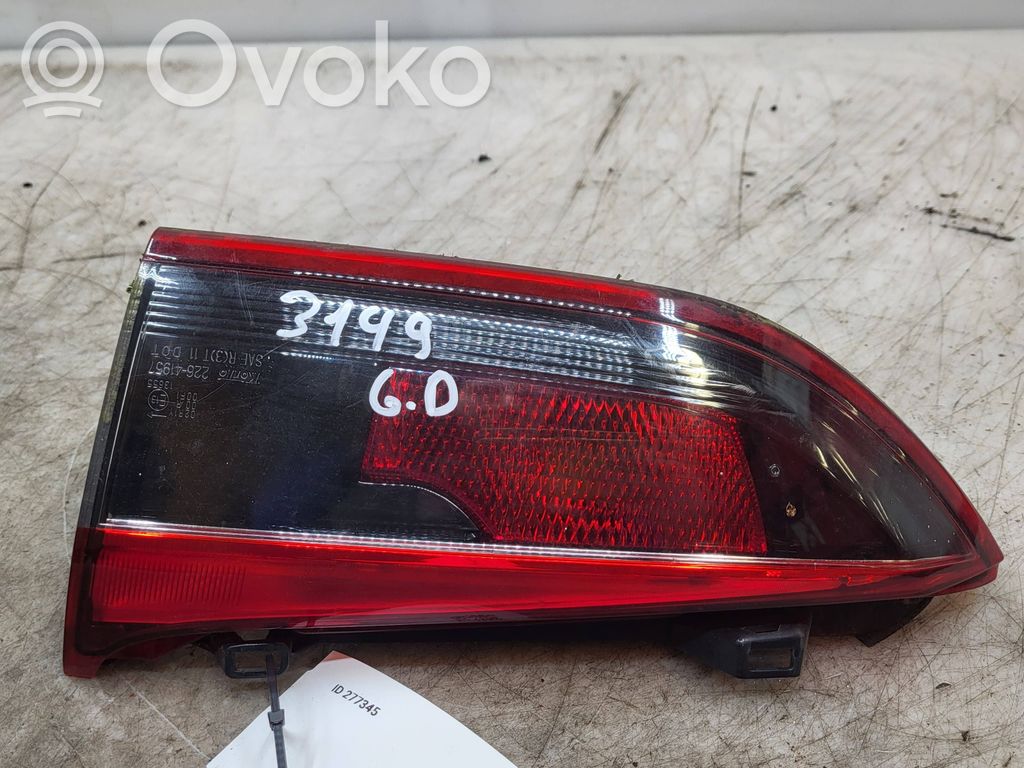 Mazda 6 Lampy tylnej klapy bagażnika 