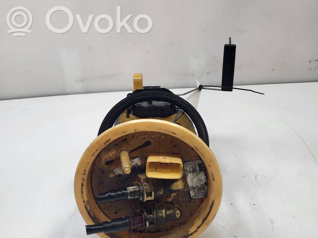 Volvo V70 Polttoainesäiliön pumppu