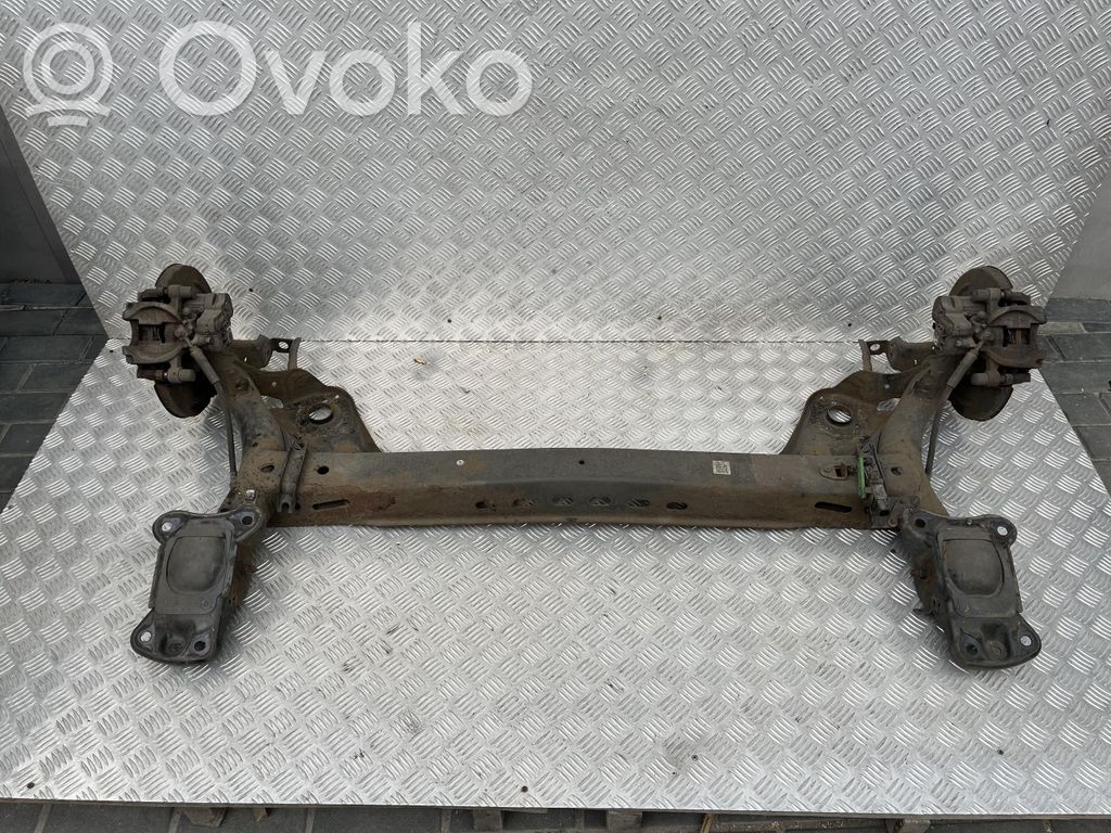 Eje trasero   5Q0501049AT,5Q0501049AT