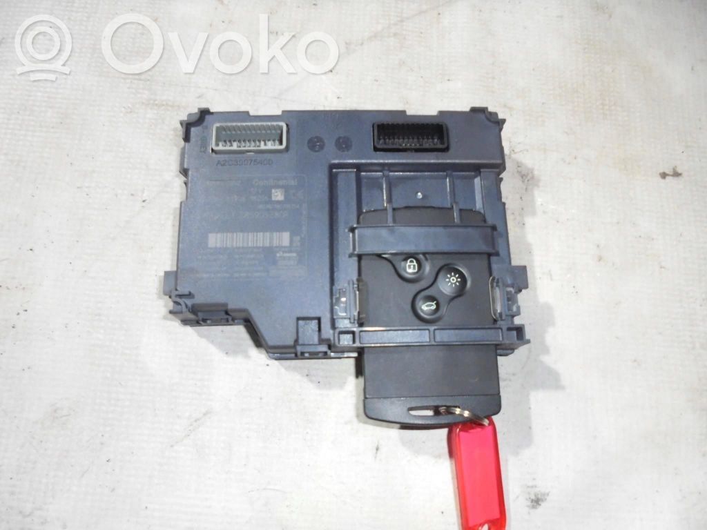 Renault Clio IV Virta-avainkortin lukija 