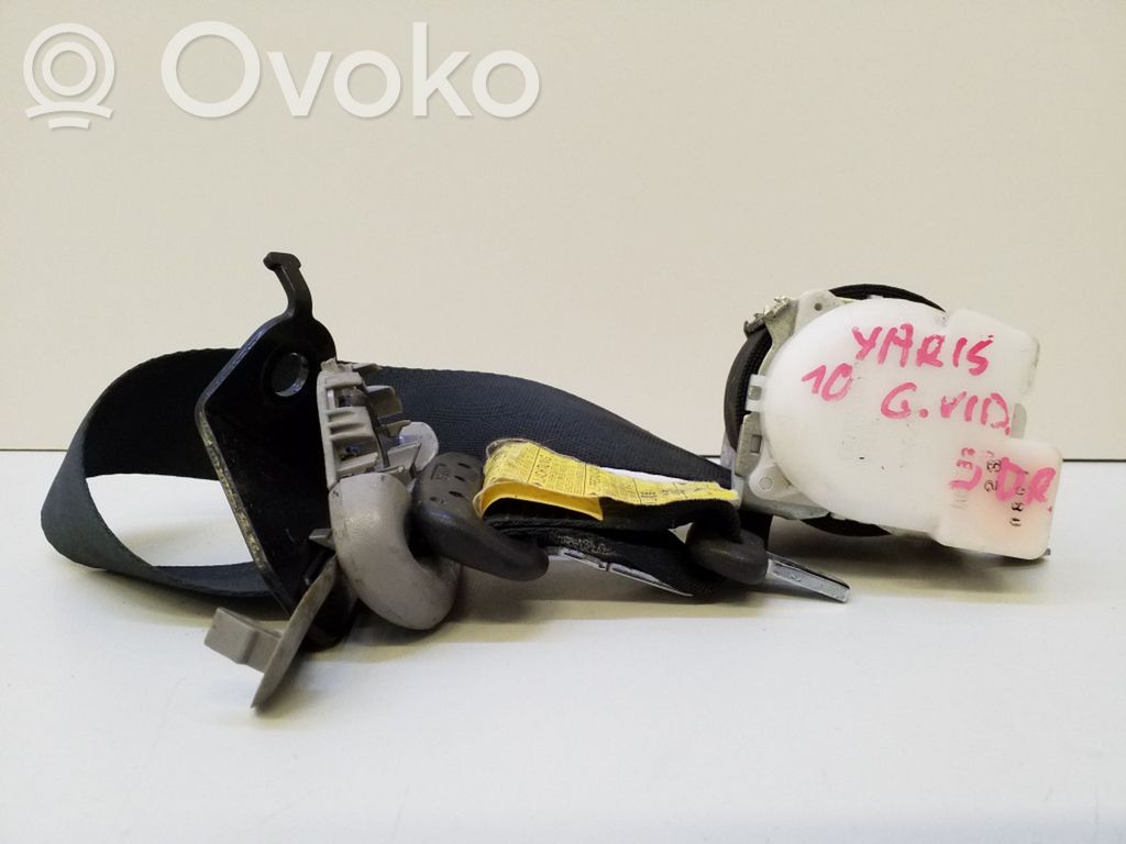 Toyota Yaris Pas bezpieczeństwa fotela tylnego środkowego 