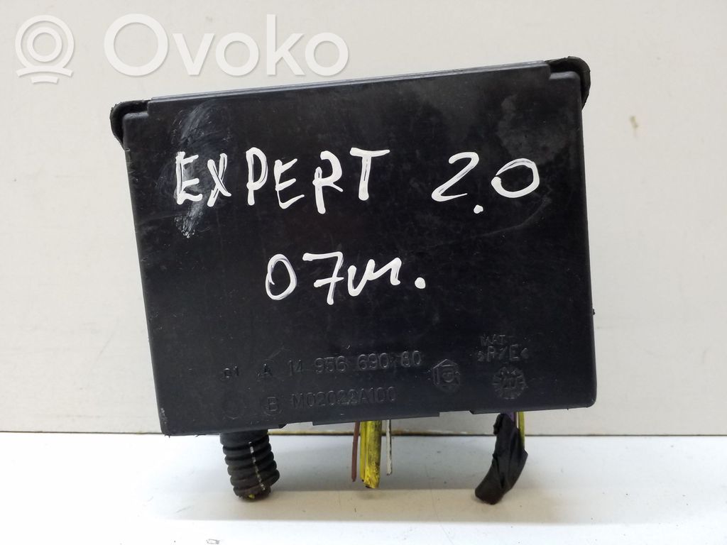 Peugeot Expert Releen moduulikiinnike 