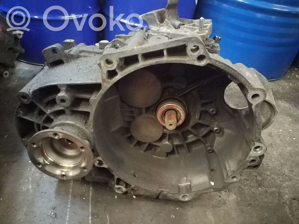 Volkswagen PASSAT B6 Manualna 6-biegowa skrzynia biegów 