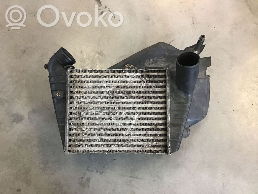 Audi A6 S6 C4 4A Interkūlerio radiatorius 